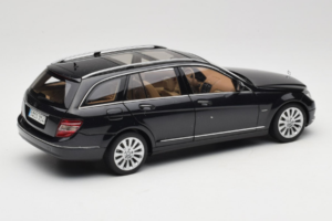 Mercedes C-Class W204 Estate Obsidian Black AUTOart 1:18 B66962349 Kov – obrázek 3 z 8