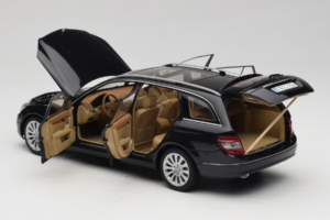 Mercedes C-Class W204 Estate Obsidian Black AUTOart 1:18 B66962349 Kov – obrázek 5 z 8