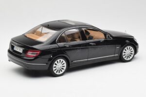 Mercedes C-Class W204 Obsidian Černý AUTOart 1:18 B66962365 Kov – obrázek 3 z 8