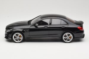 Mercedes C-Class W205 Brabus 650 Černý GT Spirit 1:18 GT132 Pryskyřice – obrázek 3 z 6
