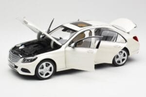 Mercedes C-Class W205 Diamond Bílý Metalíza Norev 1:18 B66960256 Kov – obrázek 2 z 8
