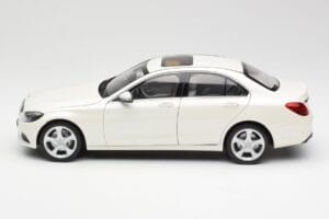 Mercedes C-Class W205 Diamond Bílý Metalíza Norev 1:18 B66960256 Kov – obrázek 4 z 8
