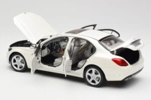 Mercedes C-Class W205 Diamond Bílý Metalíza Norev 1:18 B66960256 Kov – obrázek 5 z 8