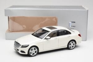 Mercedes C-Class W205 Diamond Bílý Metalíza Norev 1:18 B66960256 Kov – obrázek 8 z 8