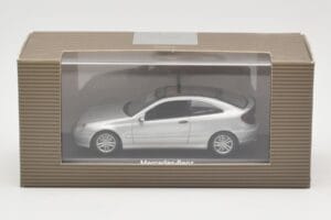 Mercedes C-Class W203 Sport Coupe Stříbrný Minichamps 1:43 B66961916 Kov – obrázek 4 z 4