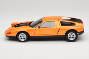 Mercedes C111 II White Autumn Metallic Norev 1:18 183050 Kov – obrázek 4 z 10