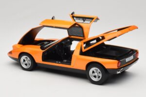 Mercedes C111 II White Autumn Metallic Norev 1:18 183050 Kov – obrázek 5 z 10