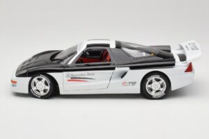 Mercedes C112 Sport Bílý & Černý Guiloy 1:18 68521 Kov – obrázek 4 z 8