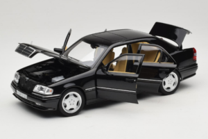 Mercedes C36 AMG W202 Obsidian Black Metallic Norev 1:18 183381 Kov – obrázek 2 z 8