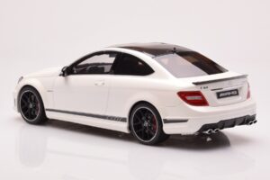 Mercedes AMG C63 W204 Edition 507 Bílý GT Spirit 1:18 GT899 Pryskyřice – obrázek 5 z 6