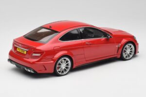 Mercedes AMG C63 W204 Červený 2nd Choice GT Spirit 1:18 GT065-D1 Pryskyřice – obrázek 2 z 6