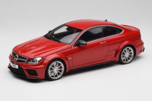 Mercedes AMG C63 W204 Červený 2nd Choice GT Spirit 1:18 GT065-D1 Pryskyřice
