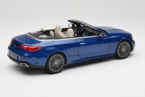 Mercedes CLE Kabriolet A236 Modrý Norev 1:18 B66960653 Kov – obrázek 4 z 9