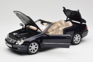 Mercedes CLK 500 W209 Kabriolet Tmavě Modrý Metalíza Kyosho 1:18 B66962174 Kov – obrázek 2 z 9