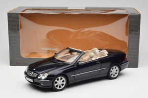 Mercedes CLK 500 W209 Kabriolet Tmavě Modrý Metalíza Kyosho 1:18 B66962174 Kov – obrázek 9 z 9
