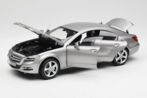 Mercedes CLS C218 Designo Alubeam Titanium Norev 1:18 B66961298 Kov – obrázek 2 z 8