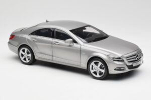 Mercedes CLS C218 Designo Alubeam Titanium Norev 1:18 B66961298 Kov – obrázek 6 z 8