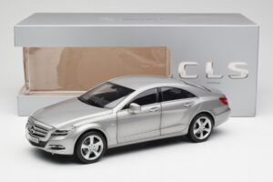 Mercedes CLS C218 Designo Alubeam Titanium Norev 1:18 B66961298 Kov – obrázek 8 z 8