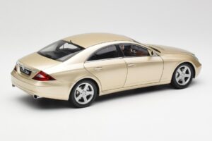 Mercedes CLS C219 Světle Béžová Zlatá Kyosho 1:18 08401LBE Kov – obrázek 3 z 8
