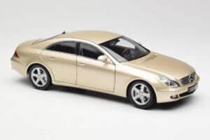 Mercedes CLS C219 Světle Béžová Zlatá Kyosho 1:18 08401LBE Kov – obrázek 6 z 8