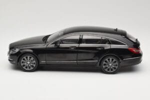 Mercedes CLS Shooting Brake X218 Obsidian Black Norev 1:18 B66960115 Kov – obrázek 4 z 8