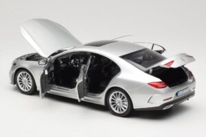 Mercedes CLS C257 Stříbrný Norev 1:18 183489 Kov – obrázek 5 z 8