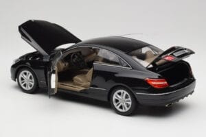 Mercedes E-Class Coupe C207 Obsidian Black Metallic Norev 1:18 B66962418 Kov – obrázek 5 z 8
