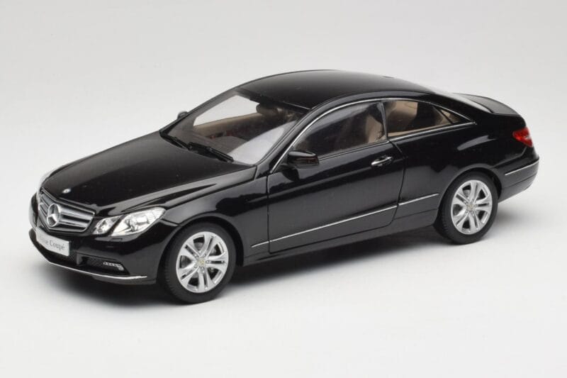 Mercedes E-Class Coupe C207 Obsidian Black Metallic Norev 1:18 B66962418 Kov