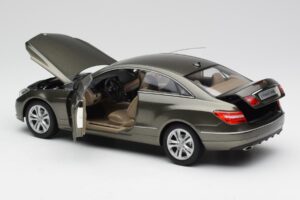 Mercedes E-Class Coupe C207 Titanite Šedý Metalíza Minichamps 1:18 B66962419 Kov – obrázek 5 z 8