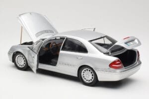 Mercedes E-Class W211 Stříbrný Kyosho 1:18 B66962146 Kov – obrázek 5 z 8