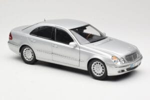 Mercedes E-Class W211 Stříbrný Kyosho 1:18 B66962146 Kov – obrázek 6 z 8