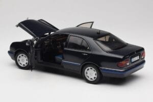 Mercedes E-Class W210 E320 Černý Sun Star 1:18 1151 Kov – obrázek 5 z 8