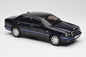Mercedes E-Class W210 E320 Černý Sun Star 1:18 1151 Kov – obrázek 6 z 8