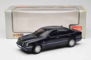 Mercedes E-Class W210 E320 Černý Sun Star 1:18 1151 Kov – obrázek 8 z 8