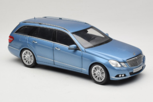 Mercedes E-Class W212 Estate Indigolith Metallic Blue Minichamps 1:18 B66962449 Kov – obrázek 6 z 8