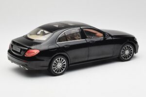 Mercedes E-Class W213 Obsidian Černý iScale 1:18 B66960380 Kov – obrázek 3 z 8