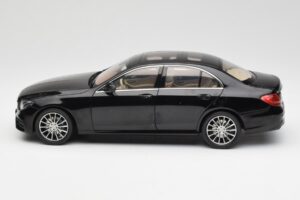 Mercedes E-Class W213 Obsidian Černý iScale 1:18 B66960380 Kov – obrázek 4 z 8