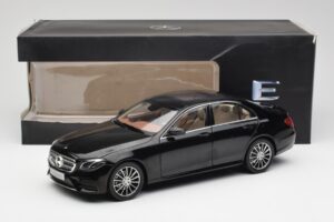 Mercedes E-Class W213 Obsidian Černý iScale 1:18 B66960380 Kov – obrázek 8 z 8