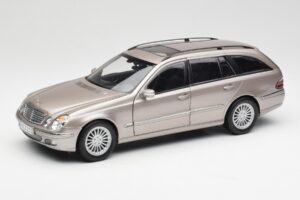 Mercedes E320 CDI W210 Kombi Cubanite Stříbrný Kyosho 1:18 B66962188 Kov