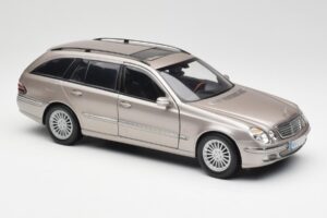 Mercedes E320 CDI W210 Kombi Cubanite Stříbrný Kyosho 1:18 B66962188 Kov – obrázek 6 z 8