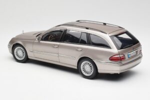 Mercedes E320 CDI W210 Kombi Cubanite Stříbrný Kyosho 1:18 B66962188 Kov – obrázek 7 z 8