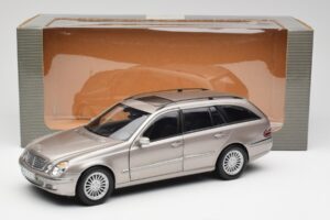 Mercedes E320 CDI W210 Kombi Cubanite Stříbrný Kyosho 1:18 B66962188 Kov – obrázek 8 z 8