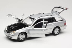 Mercedes E320 T-Modell S210 Elegance Stříbrný Kyosho 1:18 B66962166 Kov – obrázek 2 z 8