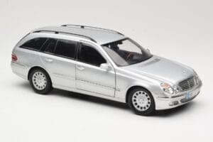 Mercedes E320 T-Modell S210 Elegance Stříbrný Kyosho 1:18 B66962166 Kov – obrázek 6 z 8