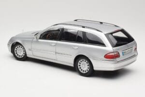 Mercedes E320 T-Modell S210 Elegance Stříbrný Kyosho 1:18 B66962166 Kov – obrázek 7 z 8
