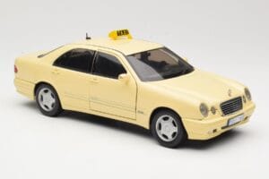 Mercedes E320 W210 Taxi Sun Star 1:18 1160 Kov – obrázek 6 z 8