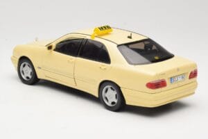 Mercedes E320 W210 Taxi Sun Star 1:18 1160 Kov – obrázek 7 z 8