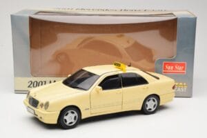 Mercedes E320 W210 Taxi Sun Star 1:18 1160 Kov – obrázek 8 z 8