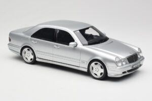 Mercedes E55 AMG W210 Brilliant Silver Otto 1:18 OT459 Pryskyřice – obrázek 4 z 6
