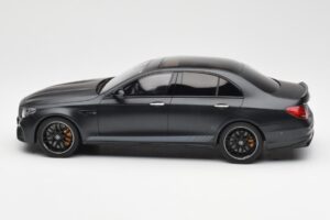 Mercedes AMG E63 S W213 Edition 1 Night Černý GT Spirit 1:18 B66963111 Pryskyřice – obrázek 3 z 6